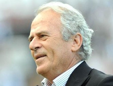 Galatasaray'ın yeni teknik direktörü Mustafa Denizli Galatasaray'ın yeni teknik direktörü Mustafa Denizli