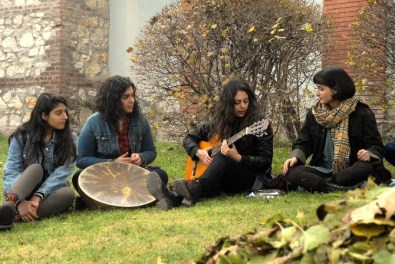 Merkez Haberleri: Üniversite öğrencileri kuşları unutmadı 8