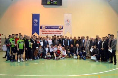 Alaca Belediyesi Voleybol Turnuvası Sona Erdi Alaca Belediyesi Voleybol Turnuvası Sona Erdi
