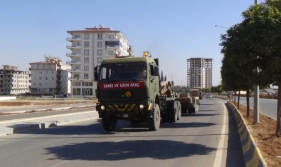Sınıra fırtına obüs ve tank sevkiyatı Sınıra fırtına obüs ve tank sevkiyatı