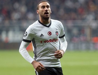 Cenk Tosun İngiltere'ye gitti Cenk Tosun İngiltere'ye gitti