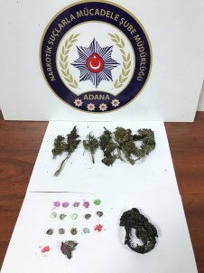 Merkez Haberleri: Polisi görünce uyuşturucuyu sobaya attılar Merkez Haberleri: Polisi görünce uyuşturucuyu sobaya attılar