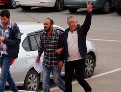 Şehitlere hakaret mesajlarının ardından gözaltına alındı Şehitlere hakaret mesajlarının ardından gözaltına alındı