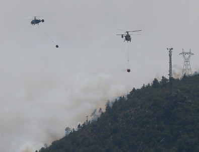 İzmir'de makilik alanda yangın İzmir'de makilik alanda yangın