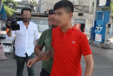 Polisi görünce uyuşturucu hapları poşetiyle birlikte yuttu Polisi görünce uyuşturucu hapları poşetiyle birlikte yuttu
