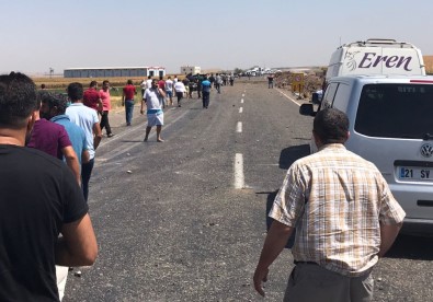 Diyarbakır'da askeri aracın geçişi sırasında patlama! Diyarbakır'da askeri aracın geçişi sırasında patlama!