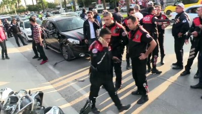 Adana'da Motosikletli Polis Ekibi Kaza Yaptı Açıklaması 2 Yaralı Adana'da Motosikletli Polis Ekibi Kaza Yaptı Açıklaması 2 Yaralı