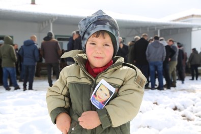 Minik Lorin, son yolculuÄuna uÄurlandı