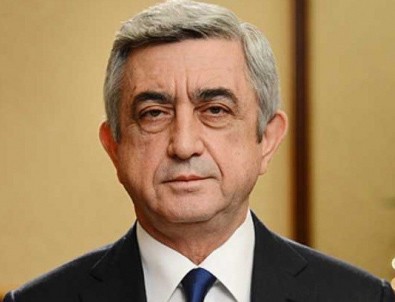 Ermenistan Başbakanı ülkesindeki karışıklığa dayanamadı