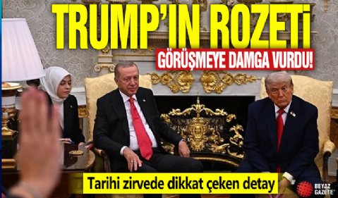 Trump'ın rozeti görüşmeye damga vurdu! Tarihi zirvede dikkat çeken detay