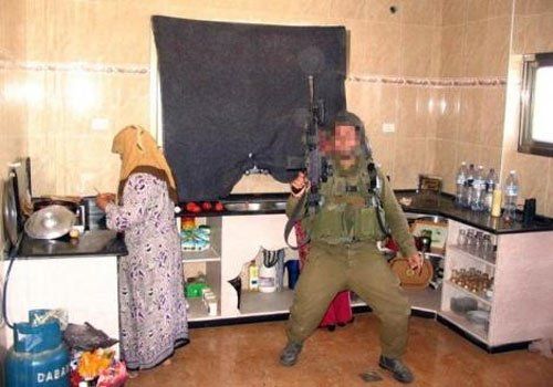 İsrail askerlerinin yeni rezalet görüntüleri yayınlandı