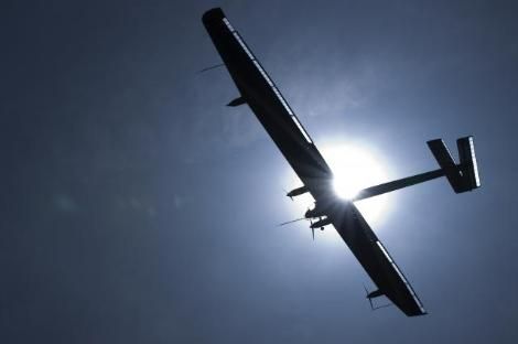 güneş enerjisiyle uçan uçak