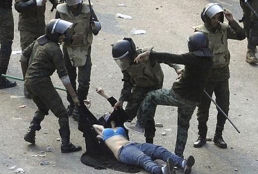 Mısır polisi şiddetin dozunu kaçırdı