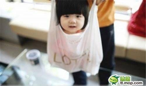 Böyle çocuk mu taşınır?