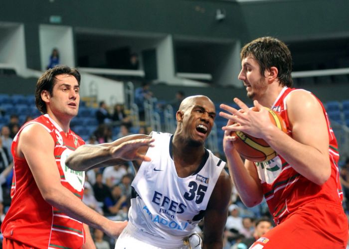 Efes Pisen: 78 - Pınar Karşıyaka: 74