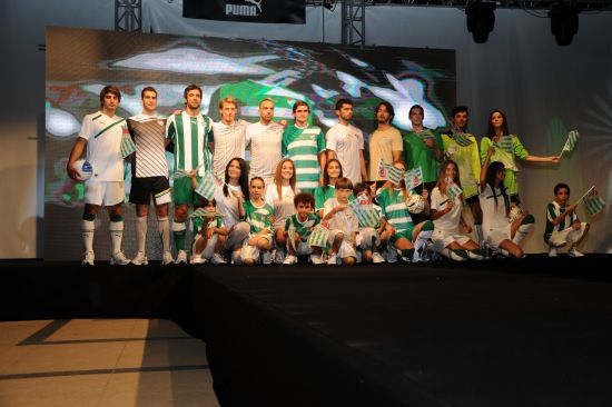 Bursaspor Yeni Sezon Formalarını Tanıttı