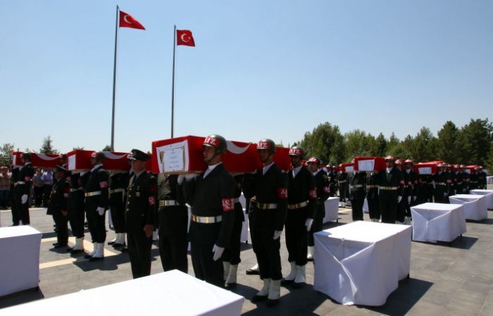 Şehitler uğurlandı