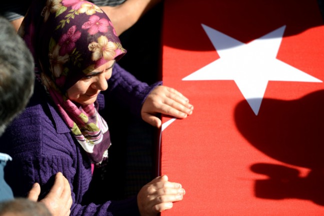 Şehit Babaya Son Öpücük