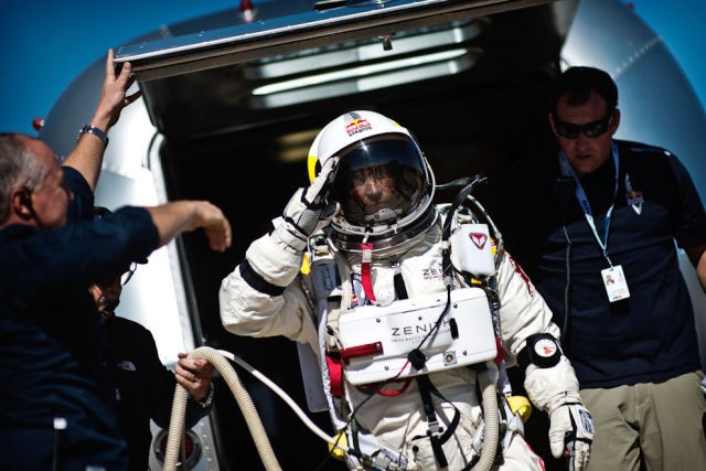 Felix Baumgartner Uzaydan Tarihi Atlayışı Gerçekleştirdi