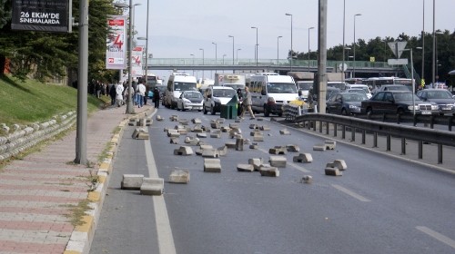 BDP’lilere Bakırköy Cezaevi Önünde Biber Gazlı Müdahale