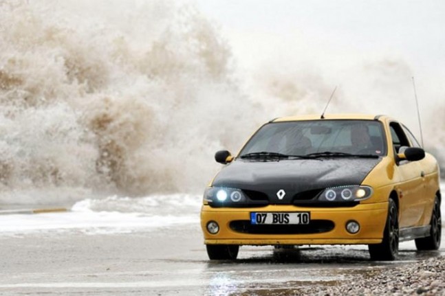 Dalgalar 2 Metreyi Aştı!