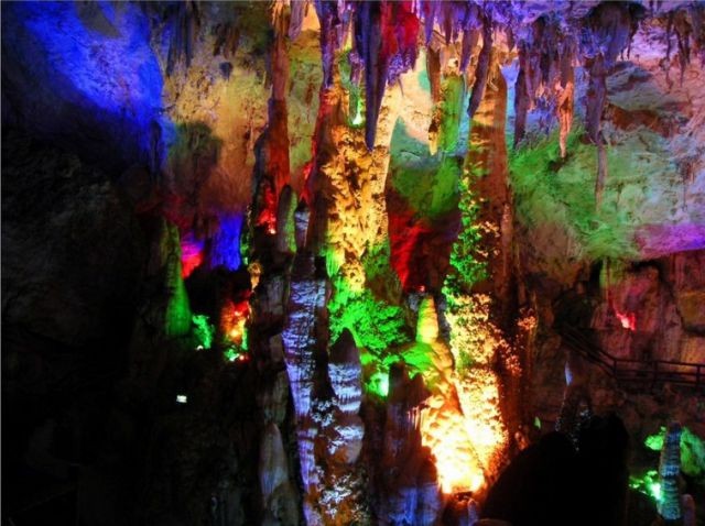Güzel Ve Renkli Mağaralar