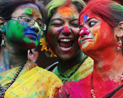 Hindistan'da Renkli Holi Festivali