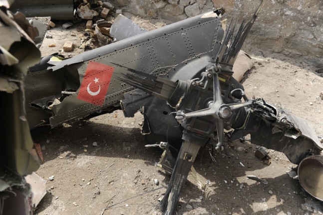 Afganistan'da Askeri Bir Helikopterin Düşmesi Sonucu 12 Türk Askeri Şehit Oldu