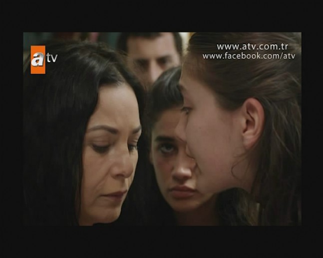 Hayat Devam Ediyor 26. Bölüm Foto Galeri