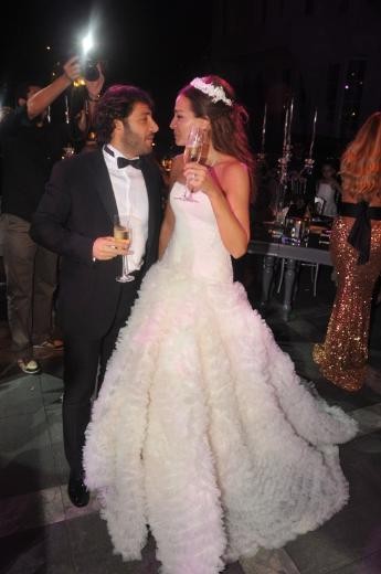 Ebru Akel Muhteşem Bir Düğün İle Evlendi