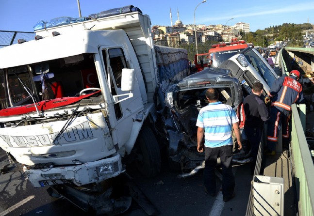 Haliç'te Freni Patlayan Kamyonet Dehşeti