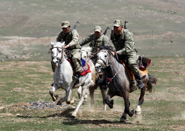 Van'da Kırgız Süvari Birliği