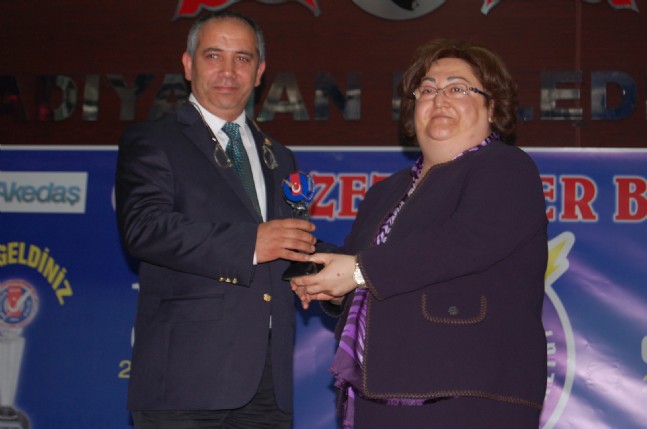 Latif Şimşek 'Yılın Moderatörü'