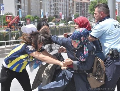 Adliye Önünde Tecavüz Kavgası!