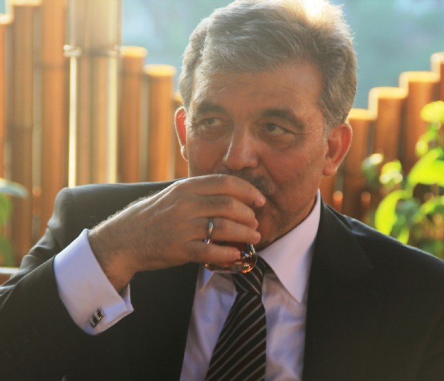 Gül Rize'de Çay Topladı