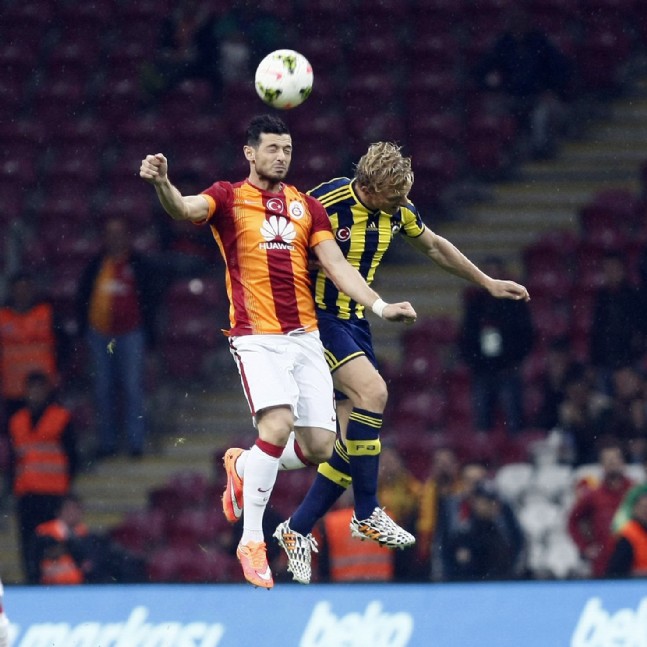 cuneyt cakir - Galatasaray 2-1 Fenerbahçe Derbisi Fotoğrafları
