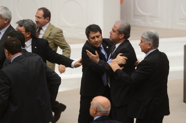 Meclis'te AK Partili Tayyar Ve BDP'li Kaplan Tartışması