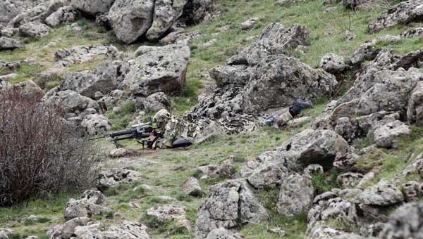 Sloganları Tek Atış, Tek Ölüm