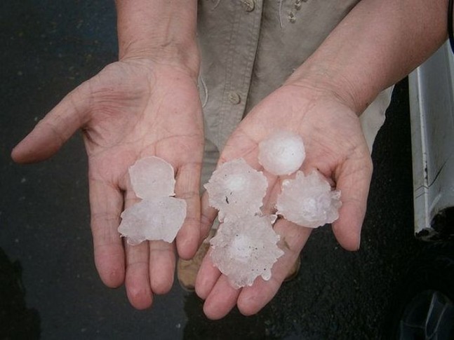 Öyle Bir Dolu Yağdı Ki...