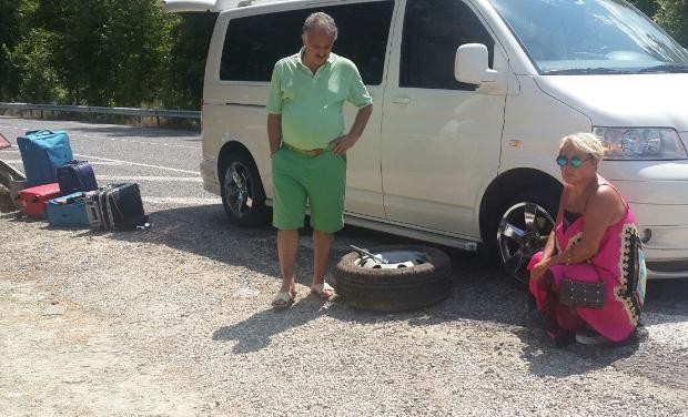 Safiye Soyman Ve Faik Öztürk Kaza Geçirdi