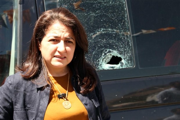 gulsen orhan - AK Partili Vekile Taşlı Saldırı