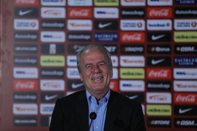 Galatasaray'da Mustafa Denizli Dönemi Resmen Başladı