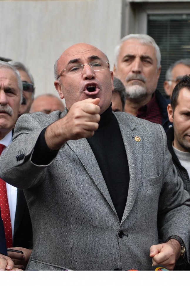 can dundar - Cumhuriyet Gazetesi Önünde Protesto