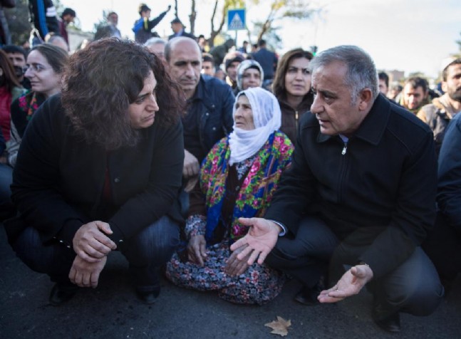 Terör Operasyonuna Karşı Oturma Eylemi