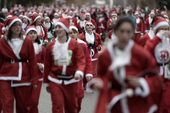 santiago - Madrid'de 10 Bin Noel Baba Koştu
