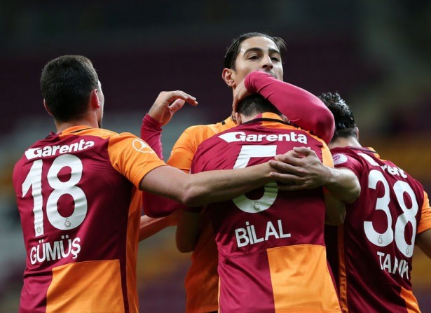 Galatasaray-Akhisar Karşılaşmasından Kareler