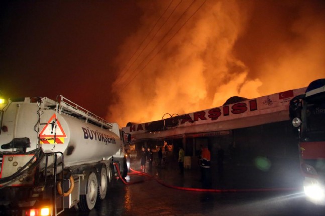 Ankara Osmanlı Halk Pazarı'nda yangın