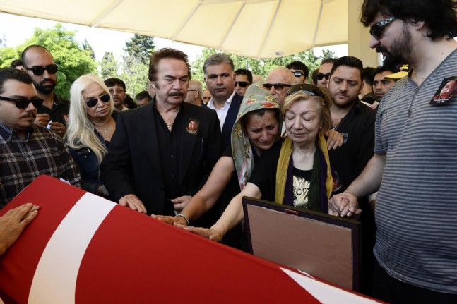 Oyuncu Sümer Tilmaç, Son Yolculuğuna Uğurlandı