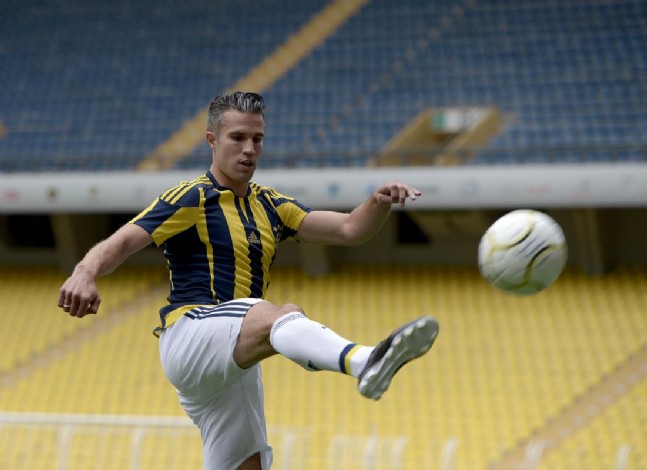 Ve Robin Van Persie İmzaladı