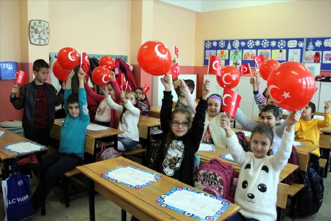 Okullarda Karne Heyecanı Yaşandı